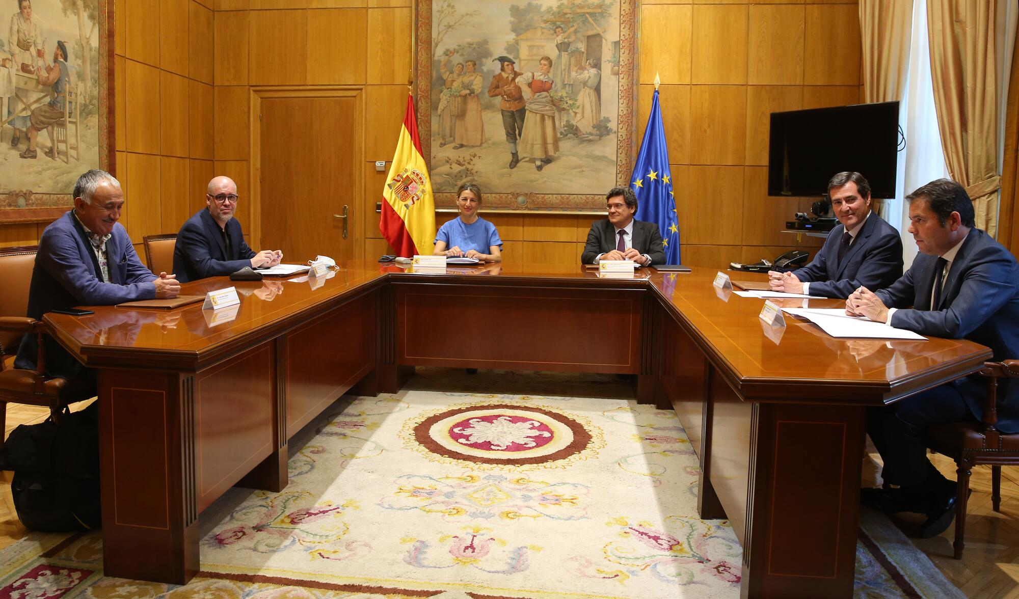 Yolanda Díaz y los agentes sociales